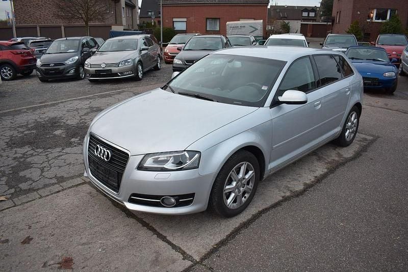 Gebraucht Audi A3 Ambiente 125 PS (91 kW) 2012 Silber Limousine