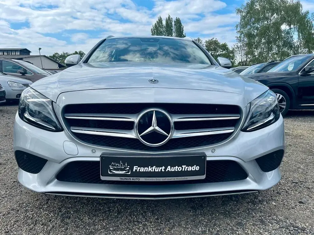 Gebraucht Mercedes C220 194 PS (142 kW) 2019 Silber Limousine