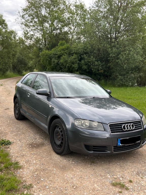 Grau Gebraucht 2004 Audi A3 Limousine | 1.500 € (Superpreis) - Bild 1/4