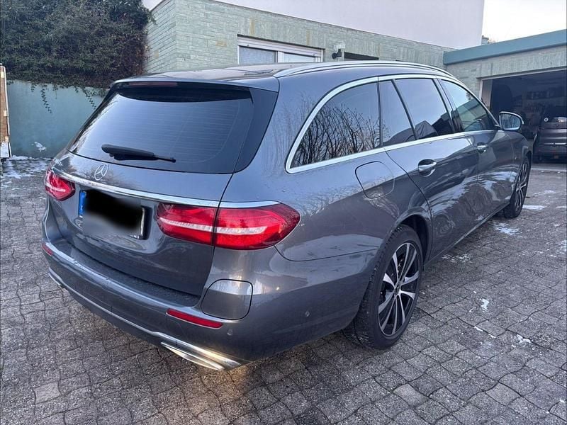 Gebraucht Mercedes E300 306 PS (225 kW) 2020 Silber Kombi