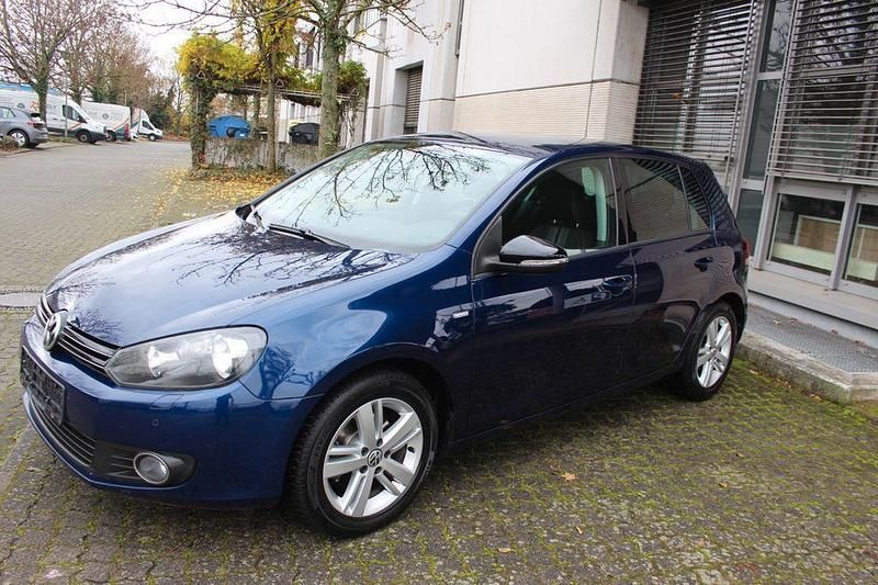 Blau Gebraucht 2012 VW Golf VI Match Limousine | 5.990 € (Fairer Preis) - Bild 1/4