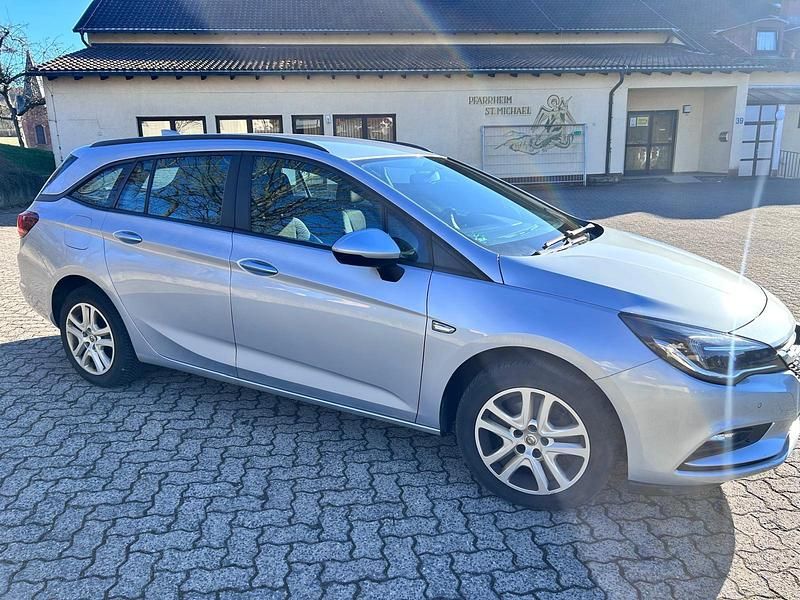 Gebraucht Opel Astra 125 PS (91 kW) 2016 Andere farben Kombi