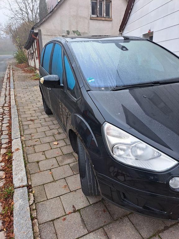 Gebraucht Ford S-MAX Trend 140 PS (102 kW) 2009 Schwarz Van / Kleinbus