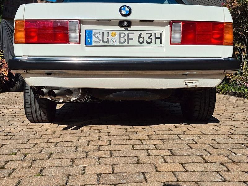 Gebraucht BMW 325 Performance 171 PS (125 kW) 1987 Weiß Cabrio