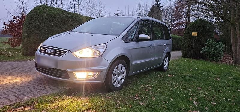 Silber Gebraucht 2010 Ford Galaxy Van / Kleinbus | 3.500 € (Guter Preis) - Bild 1/4