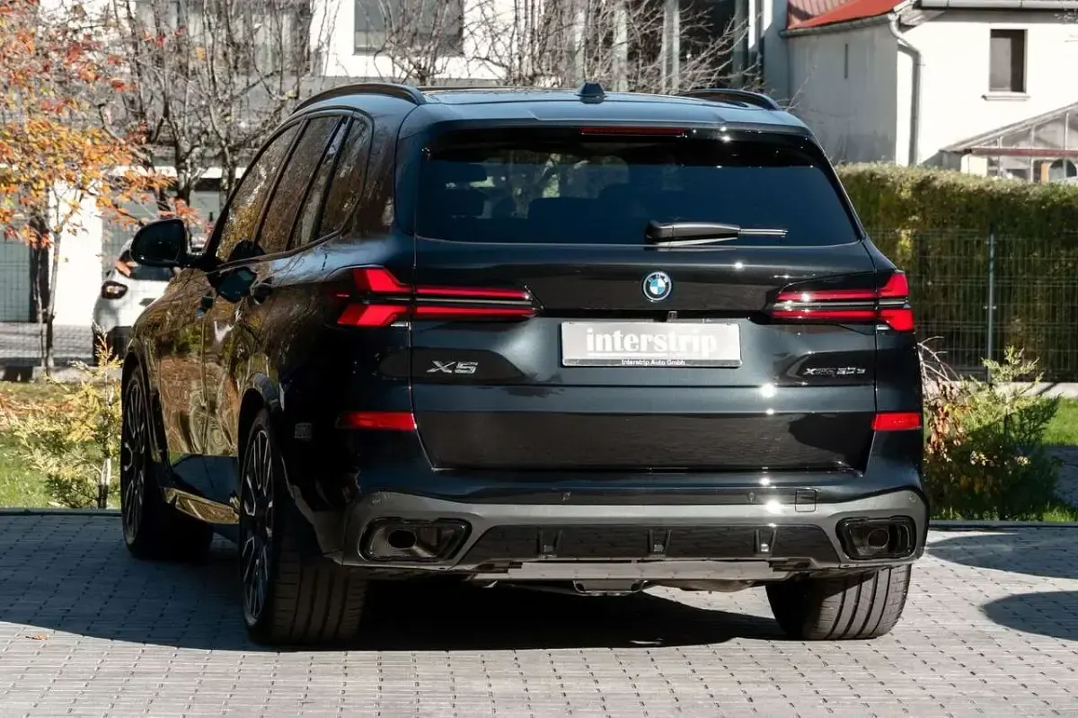 Gebraucht BMW X5 M Sport 489 PS (359 kW) 2025 Schwarz SUV