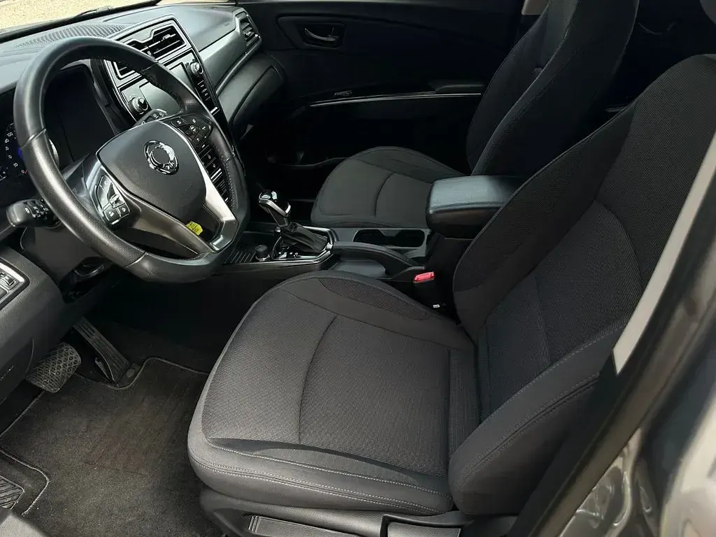 Gebraucht SsangYong Tivoli 163 PS (119 kW) 2021 Grau SUV