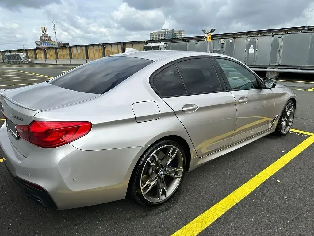 Gebraucht BMW M550 M Performance 400 PS (294 kW) 2019 Silber Limousine
