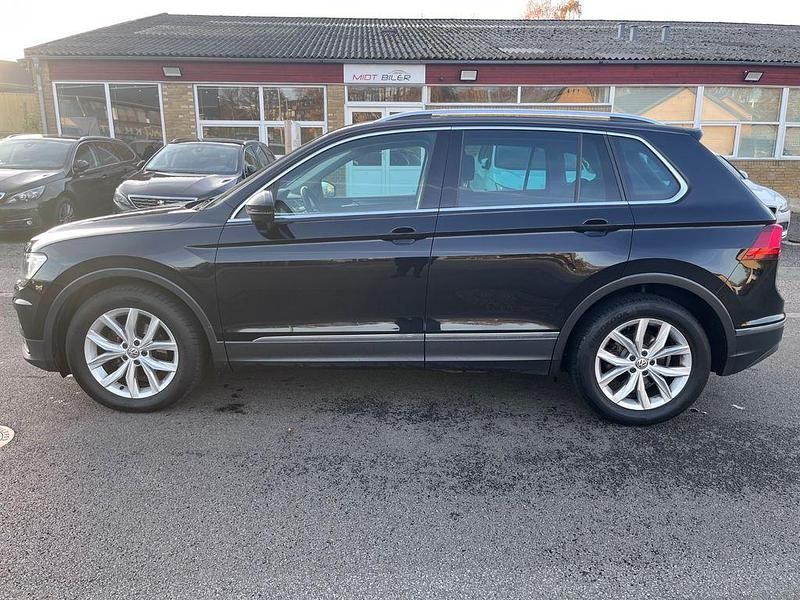 Schwarz Gebraucht 2018 VW Tiguan Highline SUV | 17.255 € (Guter Preis) - Bild 1/4