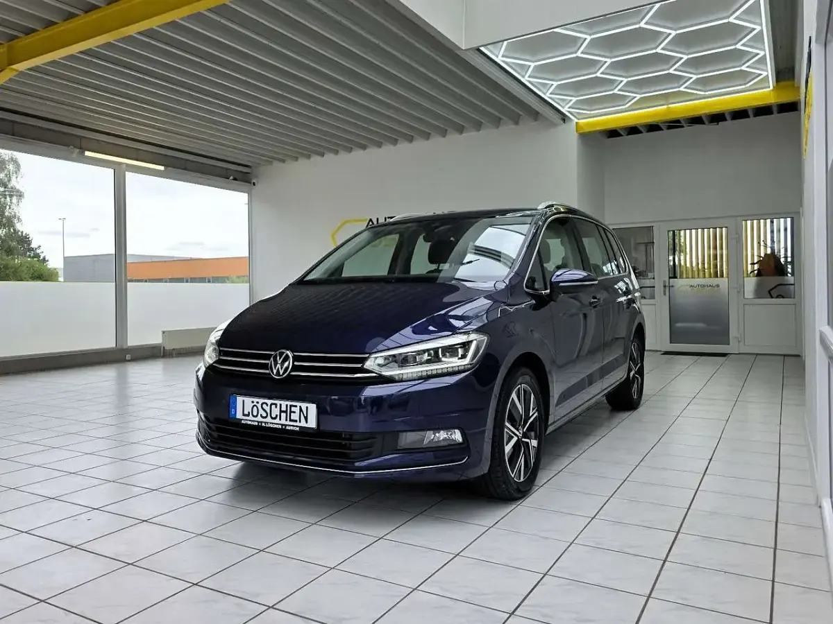 Gebraucht VW Touran IQ Drive 150 PS (110 kW) 2023 Blau Van / Kleinbus