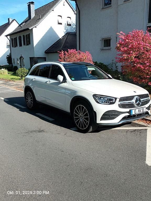 Weiß Gebraucht 2022 Mercedes GLC400d SUV | 44.500 € (Superpreis) - Bild 1/4
