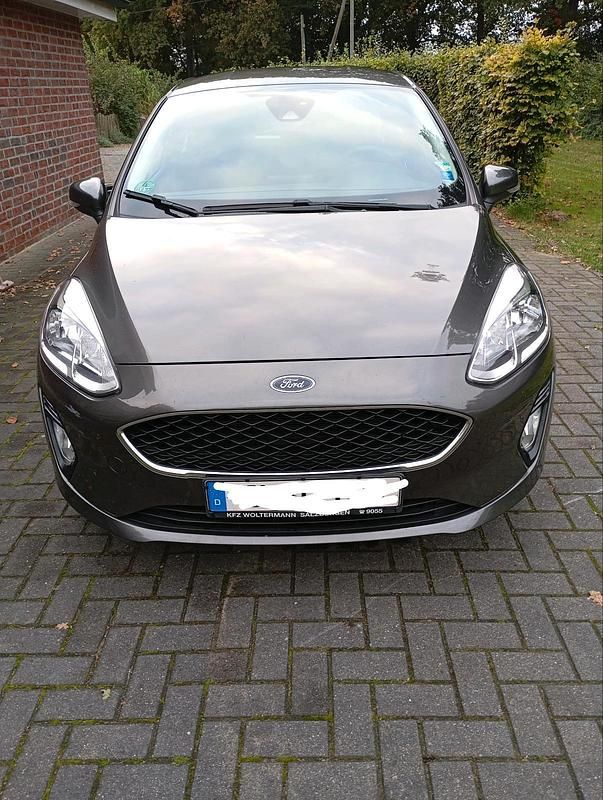 Grau Gebraucht 2018 Ford Fiesta Cool & Connect Kleinwagen | 5.900 € (Superpreis) - Bild 1/4