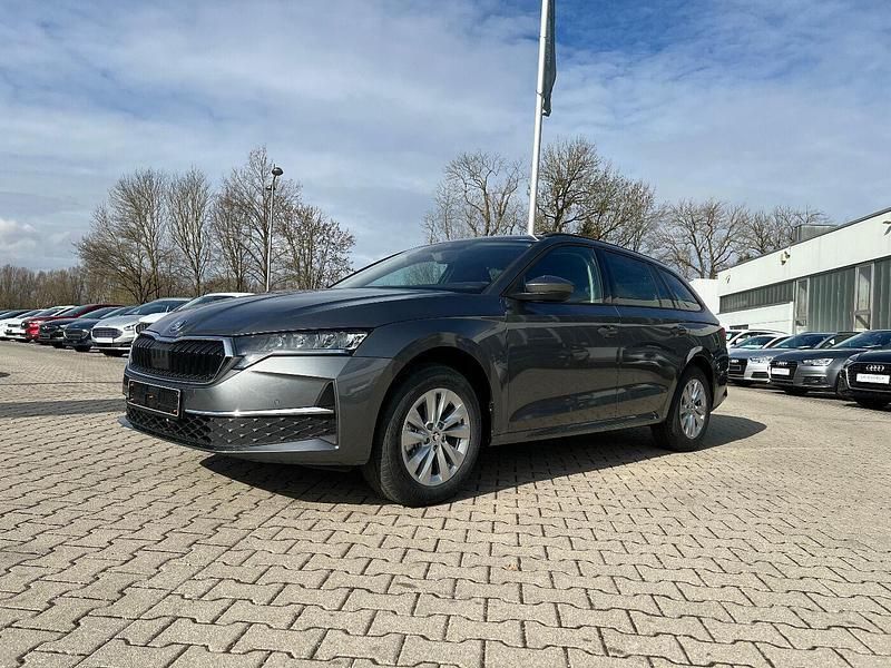 Grau Neu 2025 Skoda Octavia Selection Kombi | 32.990 € (Guter Preis) - Bild 1/4