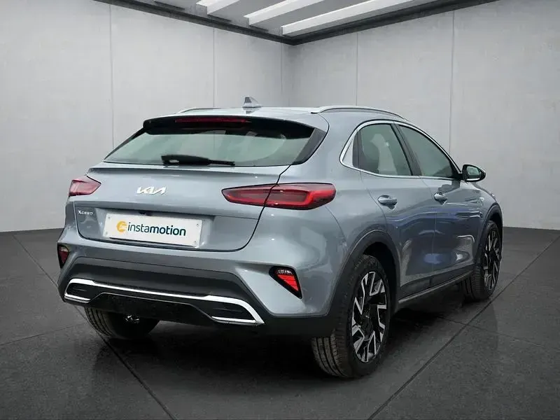 Neu Kia XCeed 150 PS (110 kW) 2026 Silber SUV