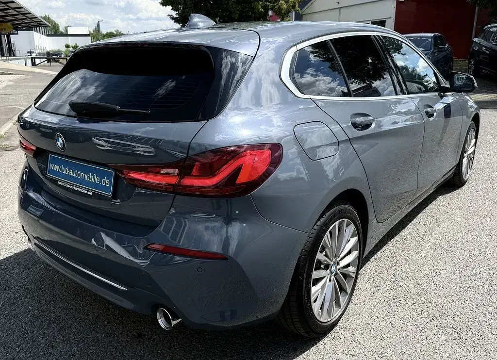 Gebraucht BMW 120 Luxury Line 190 PS (139 kW) 2022 Grau Kleinwagen