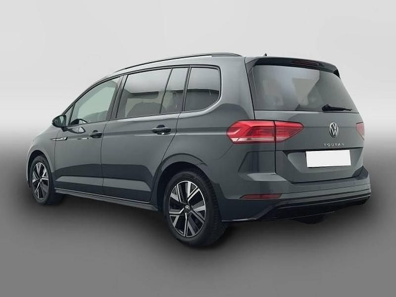 Gebraucht VW Touran Highline 150 PS (110 kW) 2024 Grau Van / Kleinbus