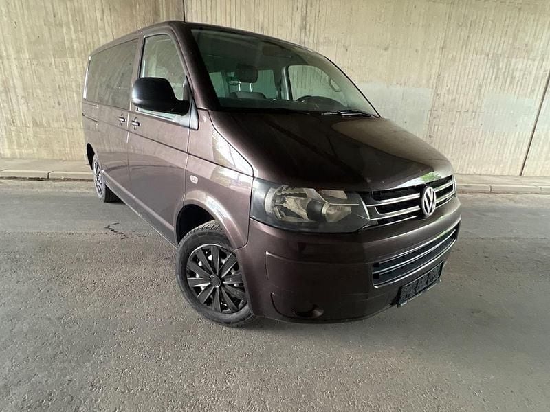 Violett Gebraucht 2013 VW T5 Van | 19.450 € - Bild 1/4