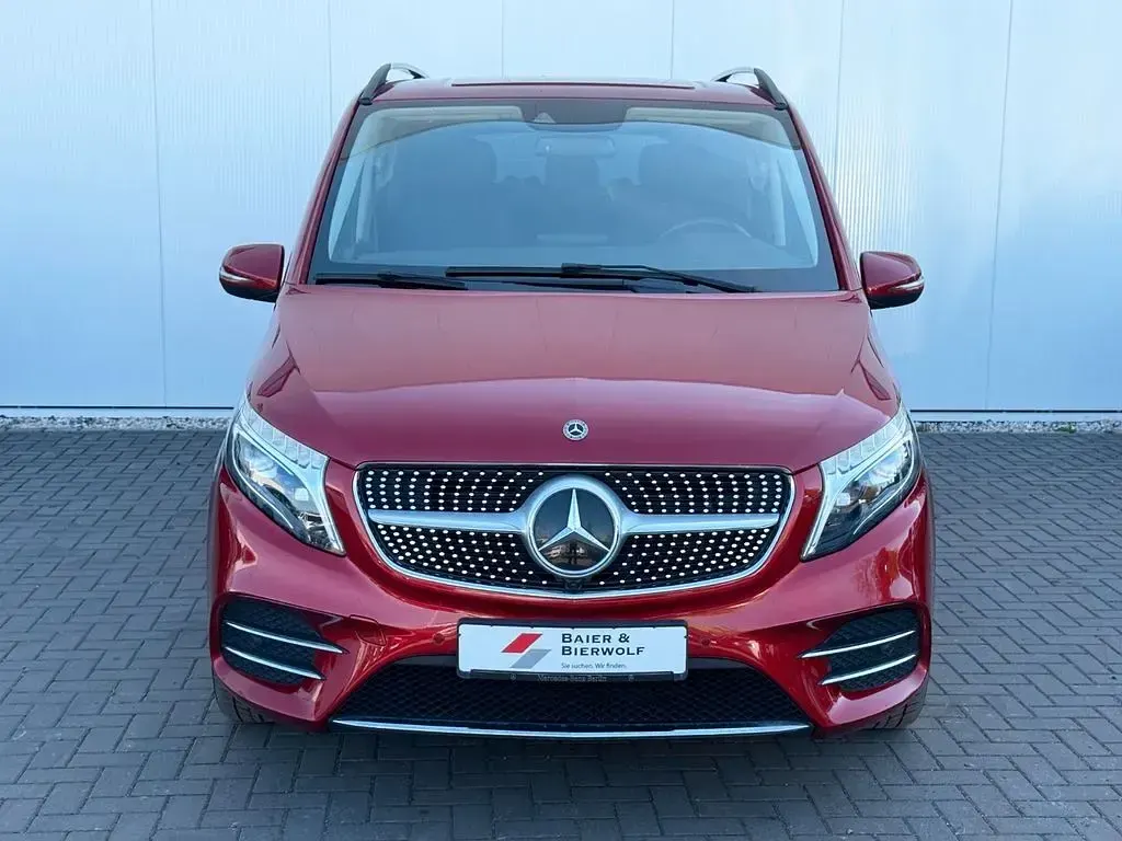 Gebraucht Mercedes V220 AMG line 163 PS (119 kW) 2019 Rot Van / Kleinbus