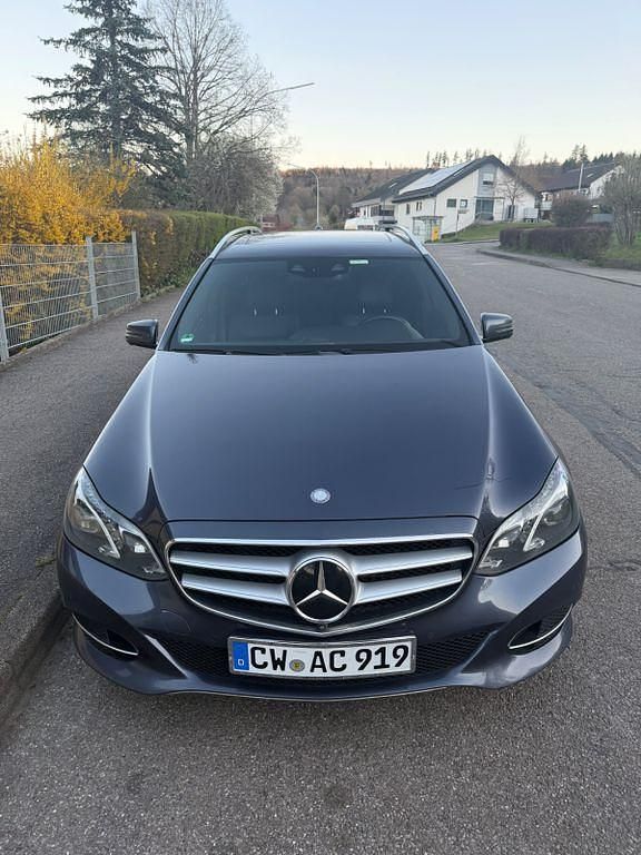 Gebraucht Mercedes E300 Avantgarde 231 PS (169 kW) 2014 Grau Kombi