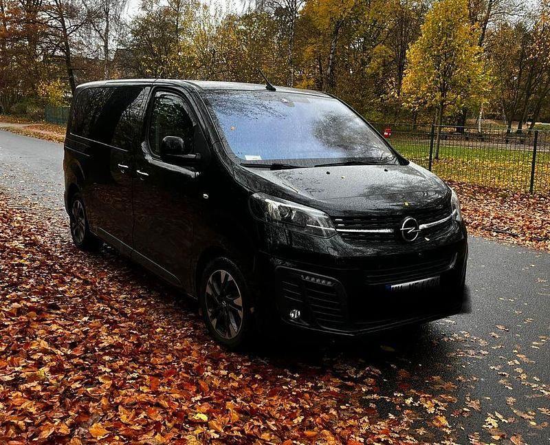 Schwarz Gebraucht 2020 Opel Zafira Innovation Van / Kleinbus | 31.500 € - Bild 1/4
