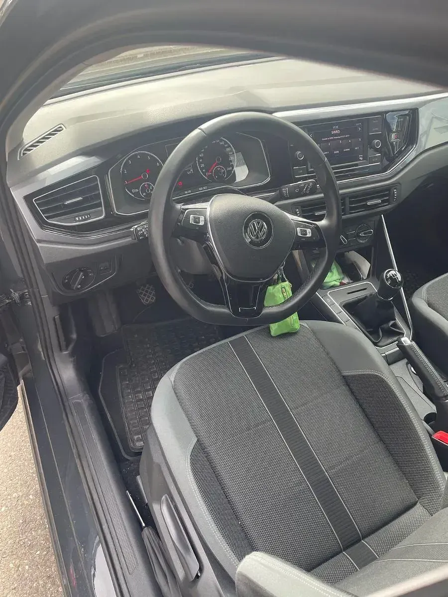 Gebraucht VW Polo Highline 95 PS (69 kW) 2019 Grau Kleinwagen