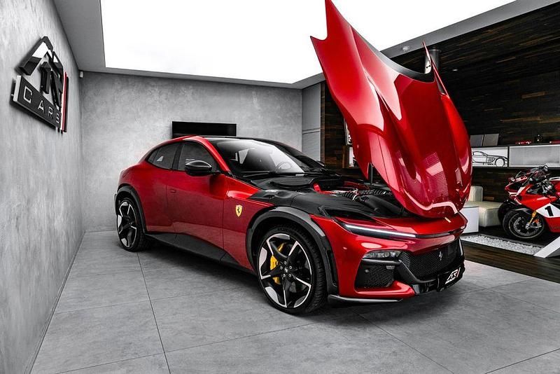 Gebraucht Ferrari Purosangue 725 PS (533 kW) 2024 Rot SUV