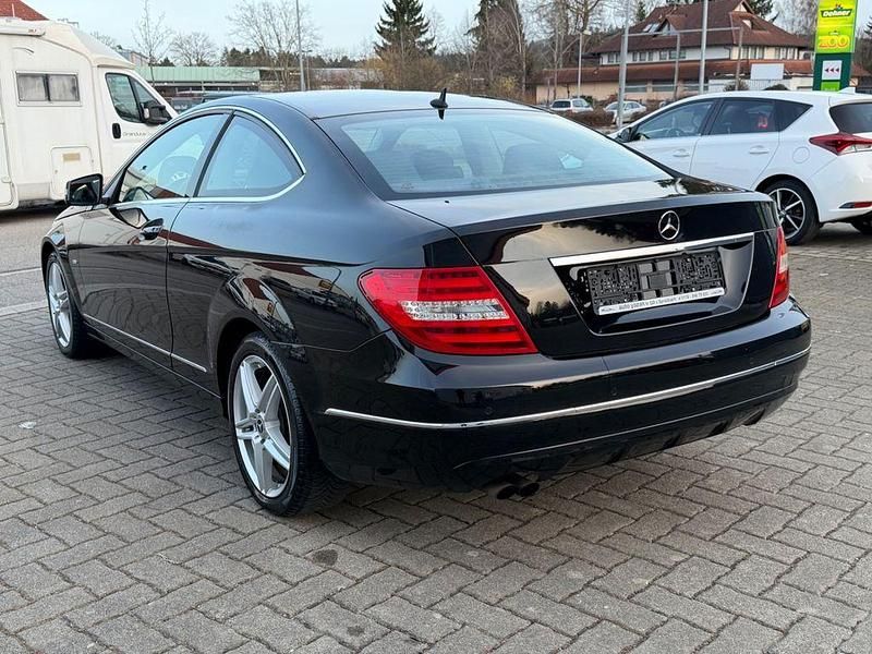 Gebraucht Mercedes C180 156 PS (114 kW) 2012 Schwarz Coupé