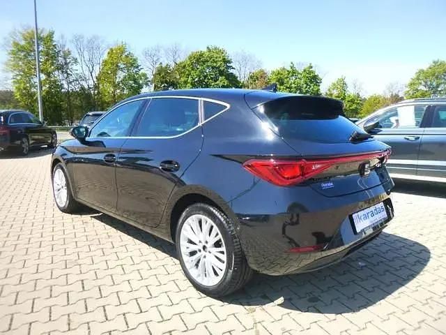 Second-hand Seat Leon 150 CP (110 kW) 2021 Negru Berlinǎ