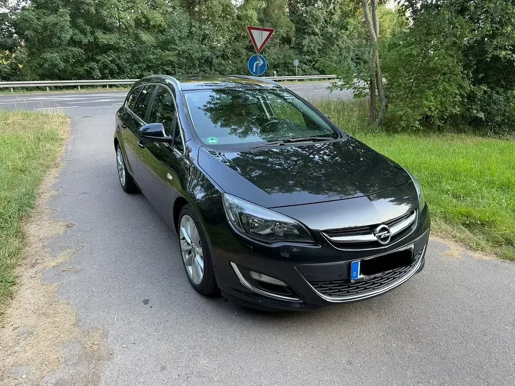 Gebraucht Opel Astra Sport 110 PS (80 kW) 2013 Grau Kombi