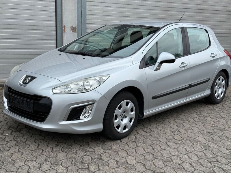 Grau Gebraucht 2011 Peugeot 308 Active Limousine | 3.200 € (Fairer Preis) - Bild 1/4