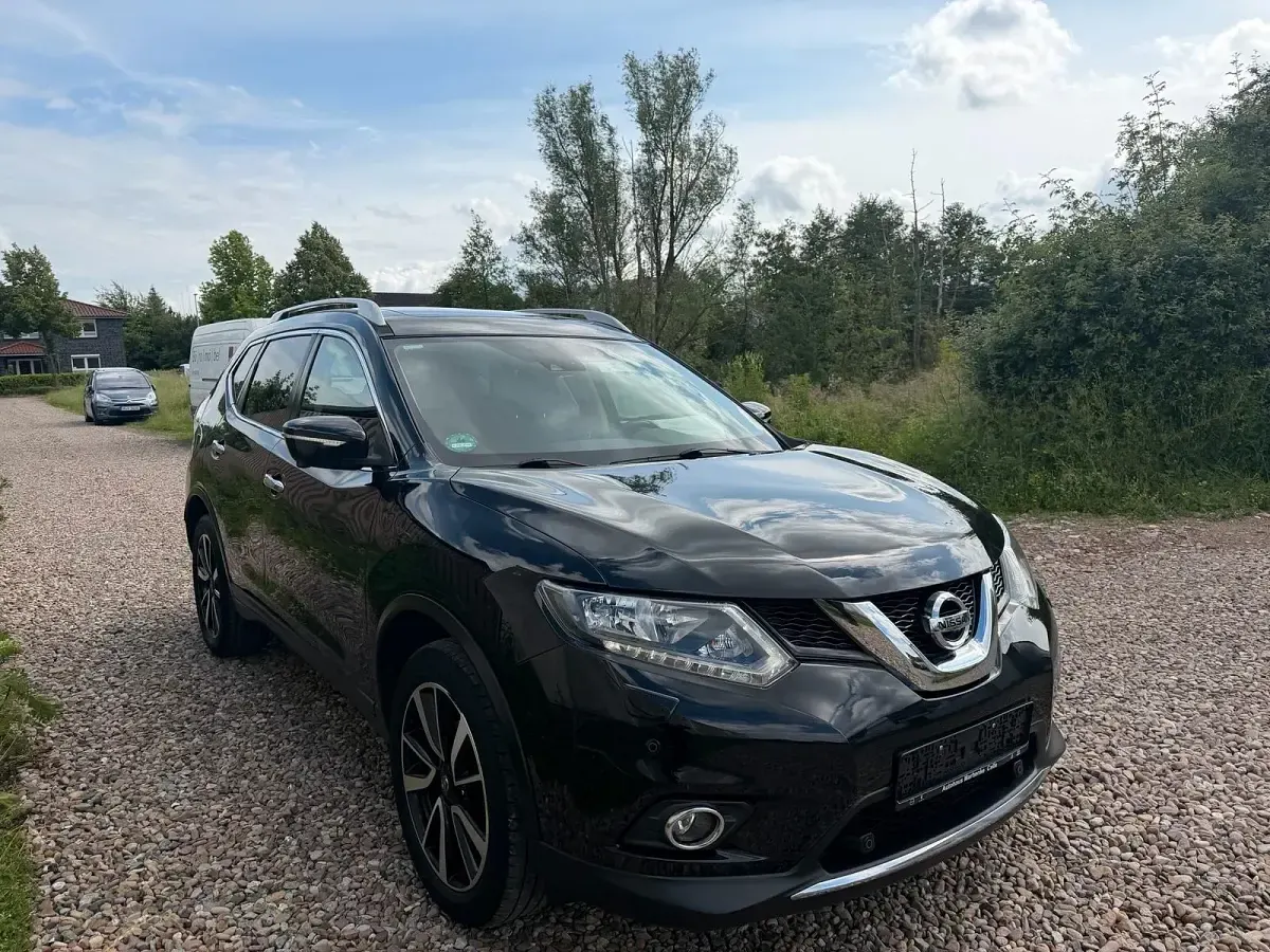 Gebraucht Nissan X-Trail 360º 131 PS (96 kW) 2016 Black pearl (m) SUV