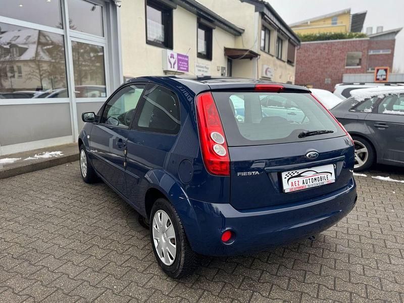 Gebraucht Ford Fiesta Style 60 PS (44 kW) 2008 Blau Kleinwagen