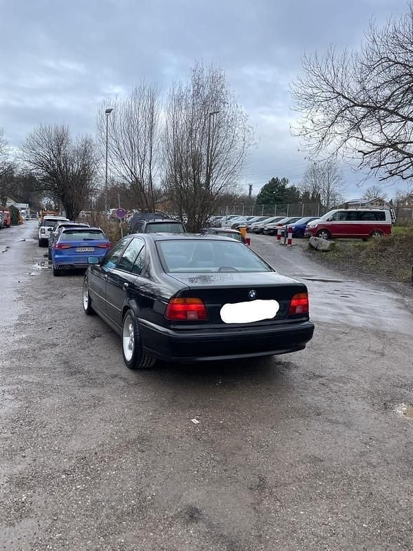 Schwarz Gebraucht 1997 BMW 525 Limousine | 1.300 € (Fairer Preis) - Bild 1/4