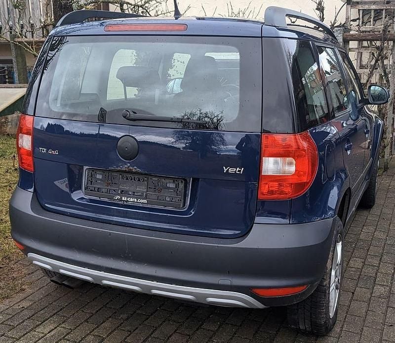 Gebraucht Skoda Yeti 110 PS (80 kW) 2012 Blau SUV
