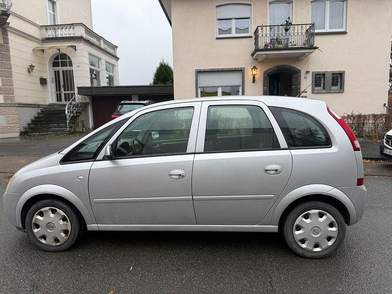 Gebraucht Opel Meriva 105 PS (77 kW) 2006 Silber Van / Kleinbus