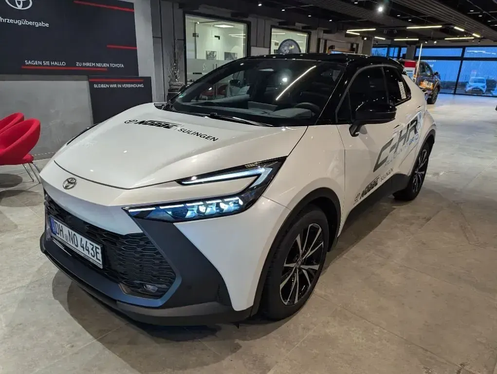 Gebraucht Toyota C-HR Team 223 PS (164 kW) 2024 Platinumweiss perleffekt/schwarz SUV