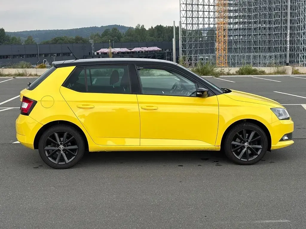Gebraucht Skoda Fabia Style 110 PS (80 kW) 2015 Gelb Limousine