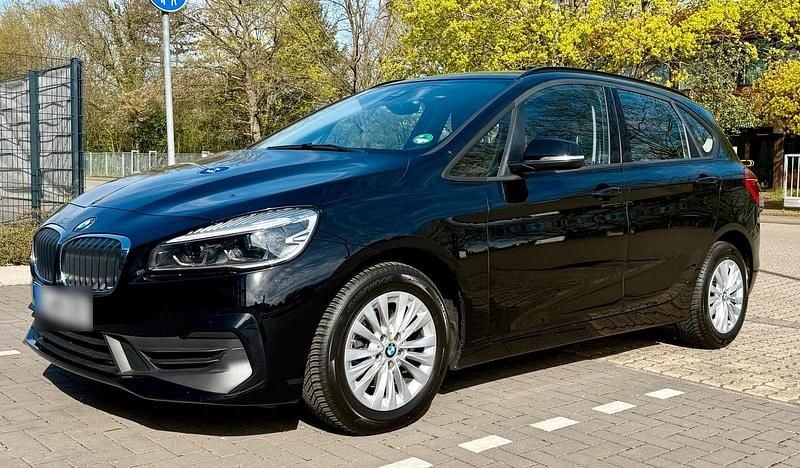 Second-hand BMW 218 140 CP (102 kW) 2020 Argintiu Break