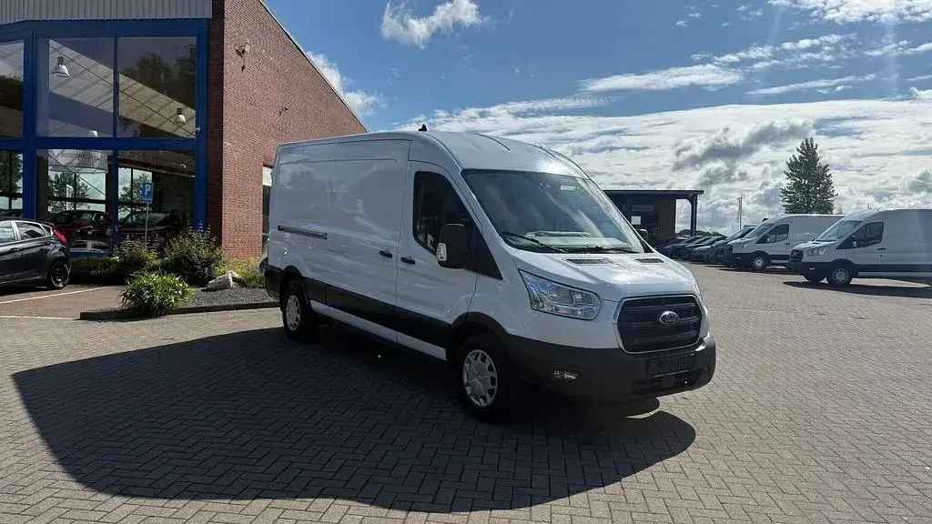Gebraucht Ford Transit 131 PS (96 kW) 2022 Weiß Van / Kleinbus