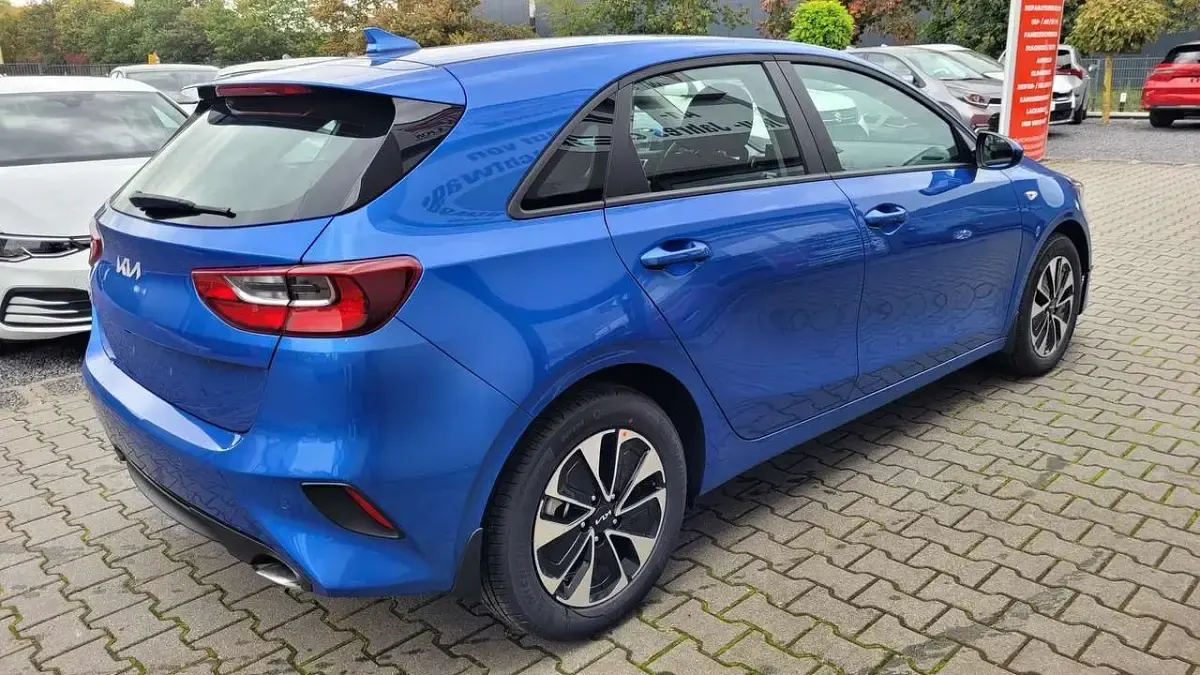 Gebraucht Kia Ceed 140 PS (102 kW) 2025 Blue flame Kleinwagen