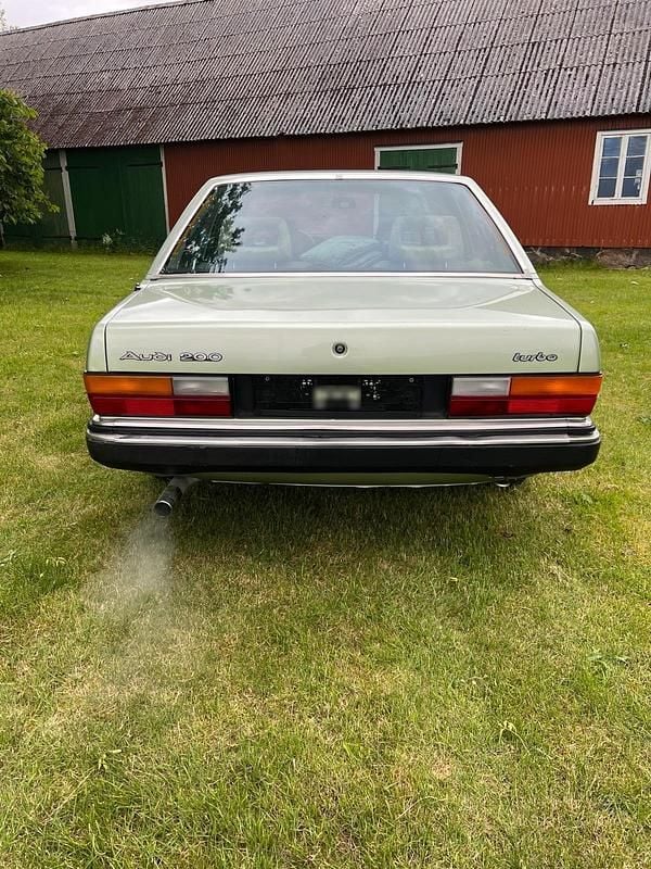 Second-hand Audi 200 170 CP (125 kW) 1981 Verde Berlinǎ