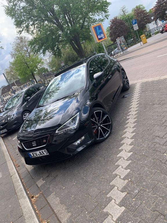 Schwarz Gebraucht 2015 Seat Leon FR Limousine | 9.800 € (Fairer Preis) - Bild 1/4