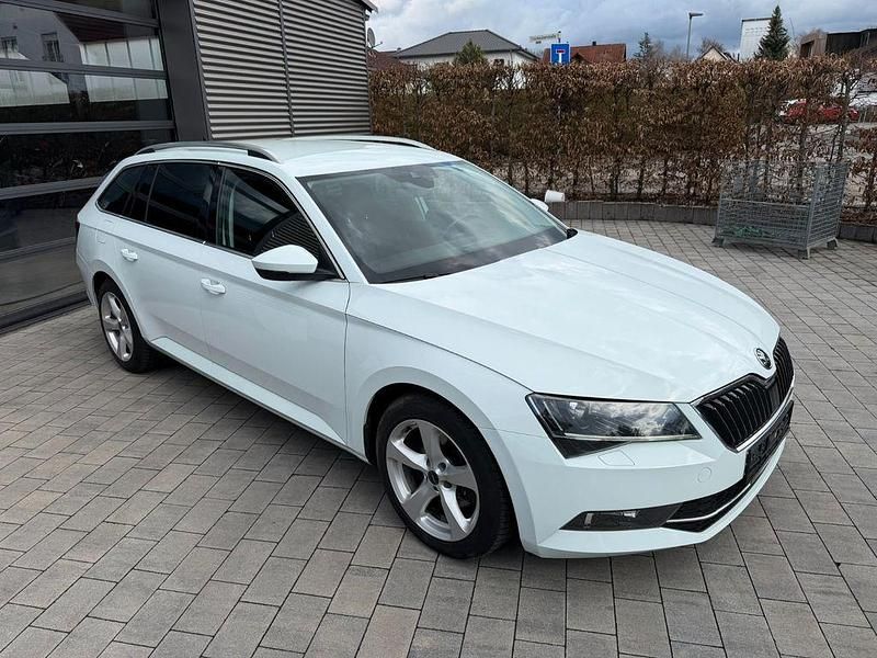 Gebraucht Skoda Superb Style 150 PS (110 kW) 2016 Weiß Kombi