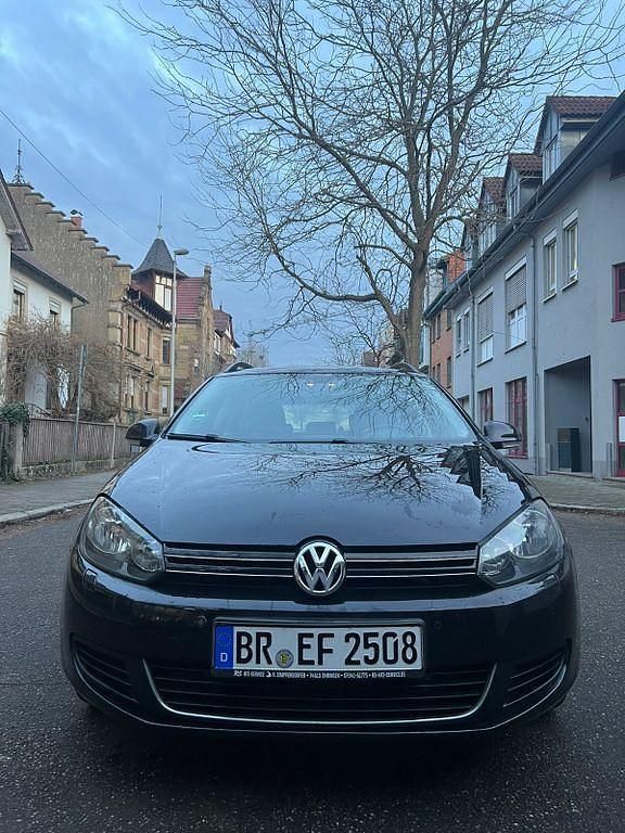Gebraucht VW Golf VI Comfortline 105 PS (77 kW) 2011 Schwarz Kleinwagen