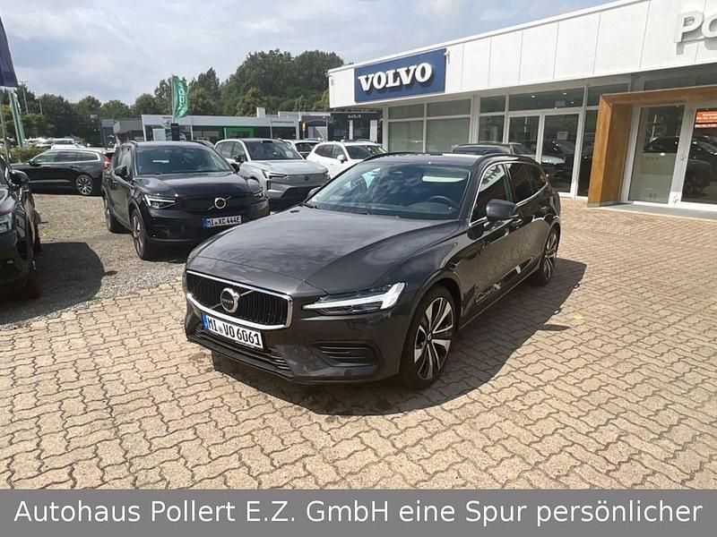 Gebraucht Volvo V60 Core 197 PS (144 kW) 2025 Grau Kombi