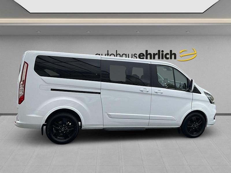 Gebraucht Ford Tourneo Titanium 170 PS (125 kW) 2020 Weiß Van / Kleinbus