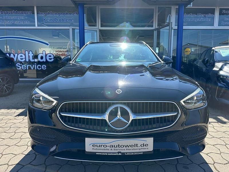Gebraucht Mercedes C180 Avantgarde 170 PS (125 kW) 2022 Obsidianschwarz  metalliclack Kombi