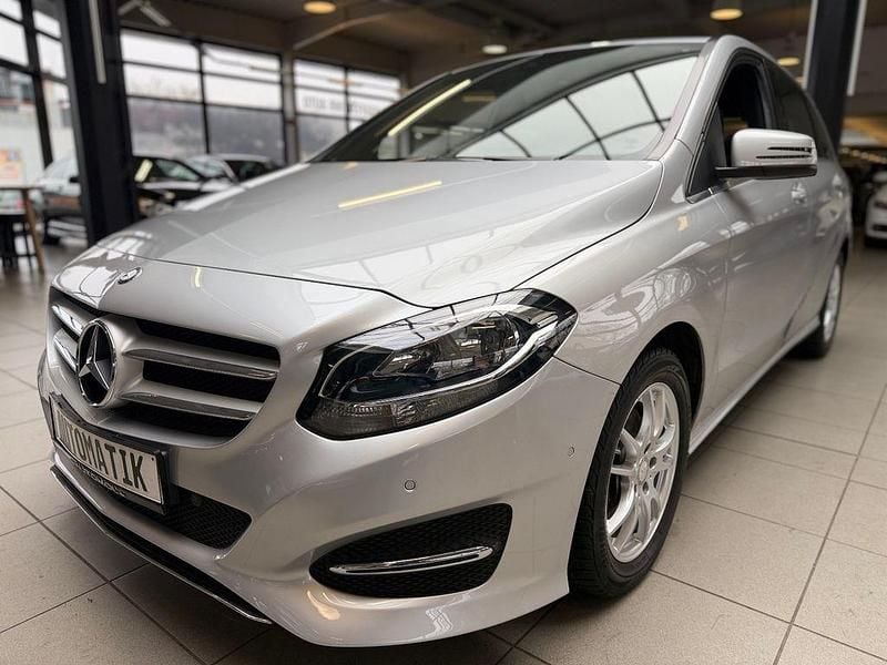 Gebraucht Mercedes B180 122 PS (89 kW) 2016 Silber Van / Kleinbus