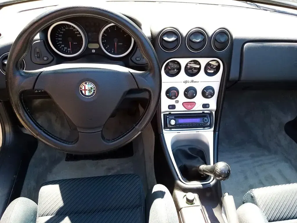 Gebraucht Alfa Romeo Spider 144 PS (105 kW) 2000 Silber Cabrio