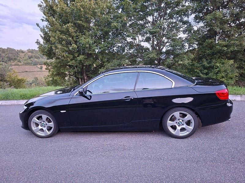 Schwarz Gebraucht 2010 BMW 318 Cabriolet Cabrio | 12.390 € (Fairer Preis) - Bild 1/4